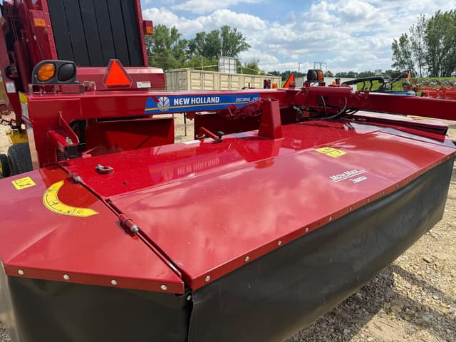 Image of New Holland 210 equipment image 1