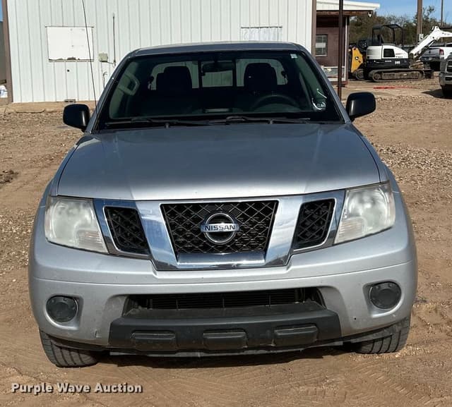 Image of Nissan Frontier equipment image 1