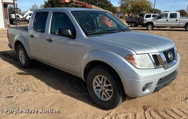 Image of Nissan Frontier equipment image 2