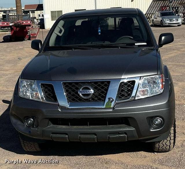 Image of Nissan Frontier equipment image 1