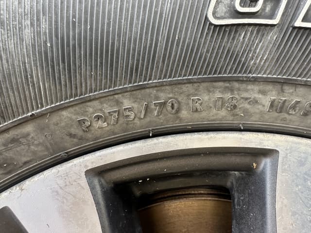 Image of Nissan Titan equipment image 1