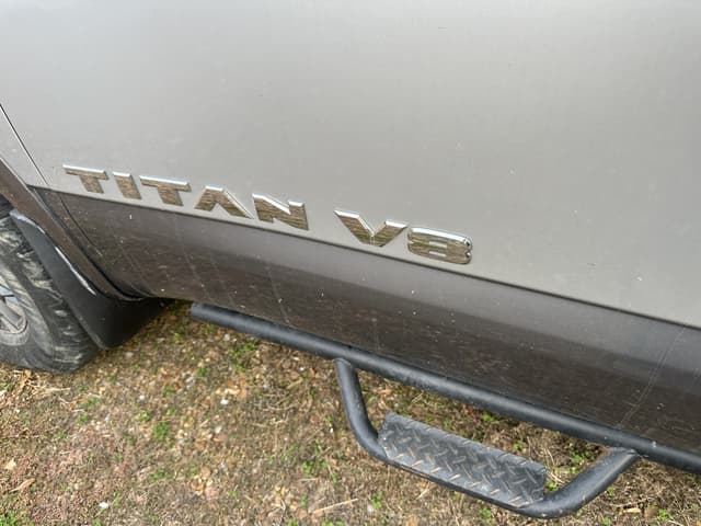 Image of Nissan Titan equipment image 2