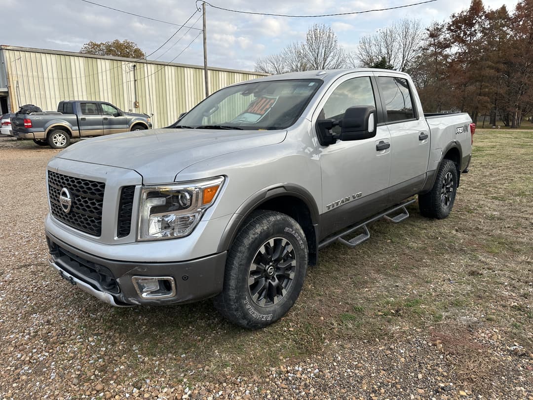 Image of Nissan Titan Primary image