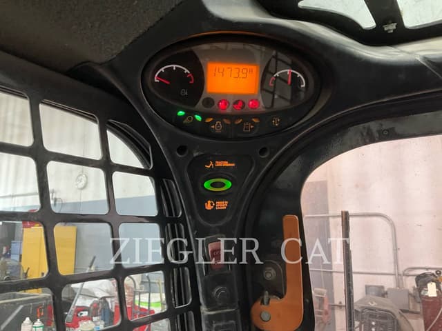 Image of Bobcat S550 equipment image 4