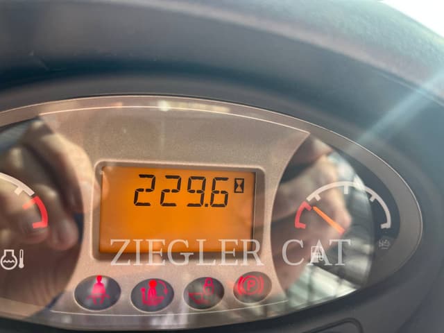 Image of Bobcat S595 equipment image 4