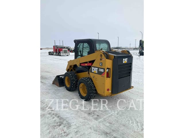 Image of Caterpillar 236D equipment image 3