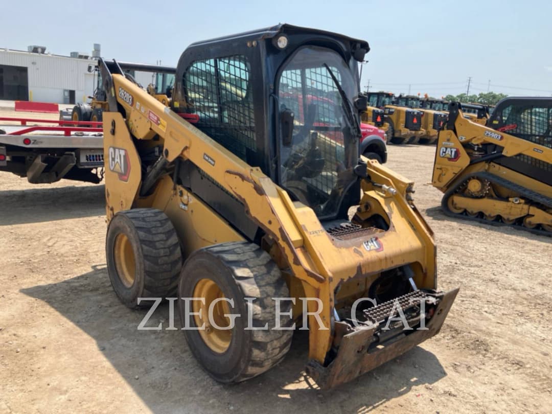 Image of Caterpillar 262D3 Image 1