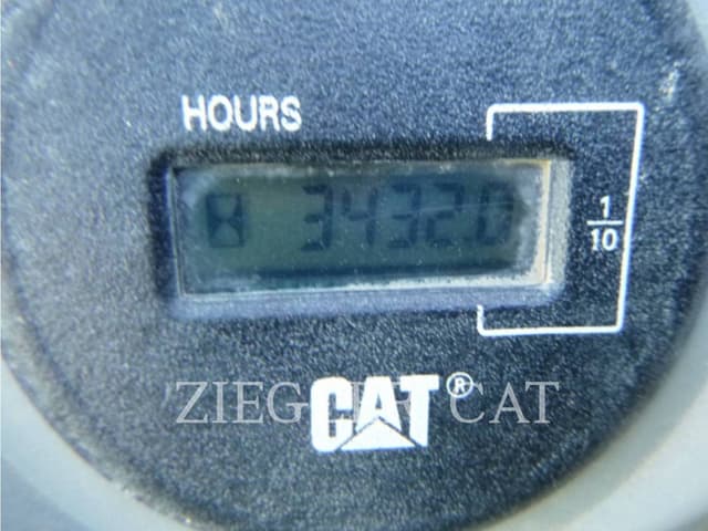 Image of Caterpillar 325FLCR equipment image 4