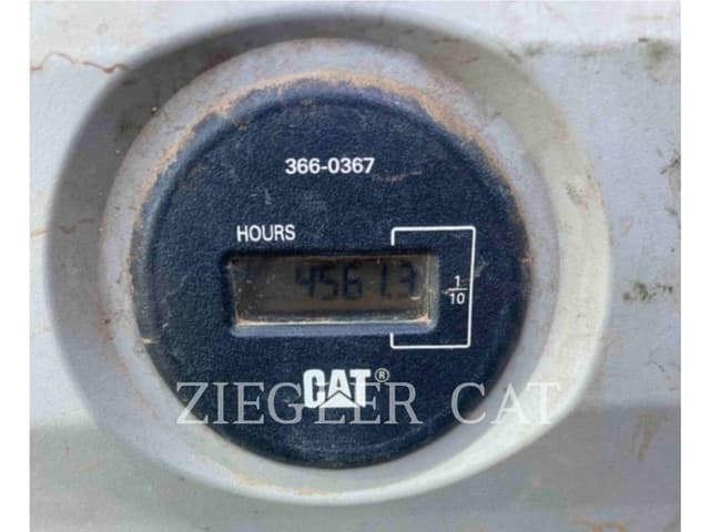 Image of Caterpillar 349FL equipment image 4