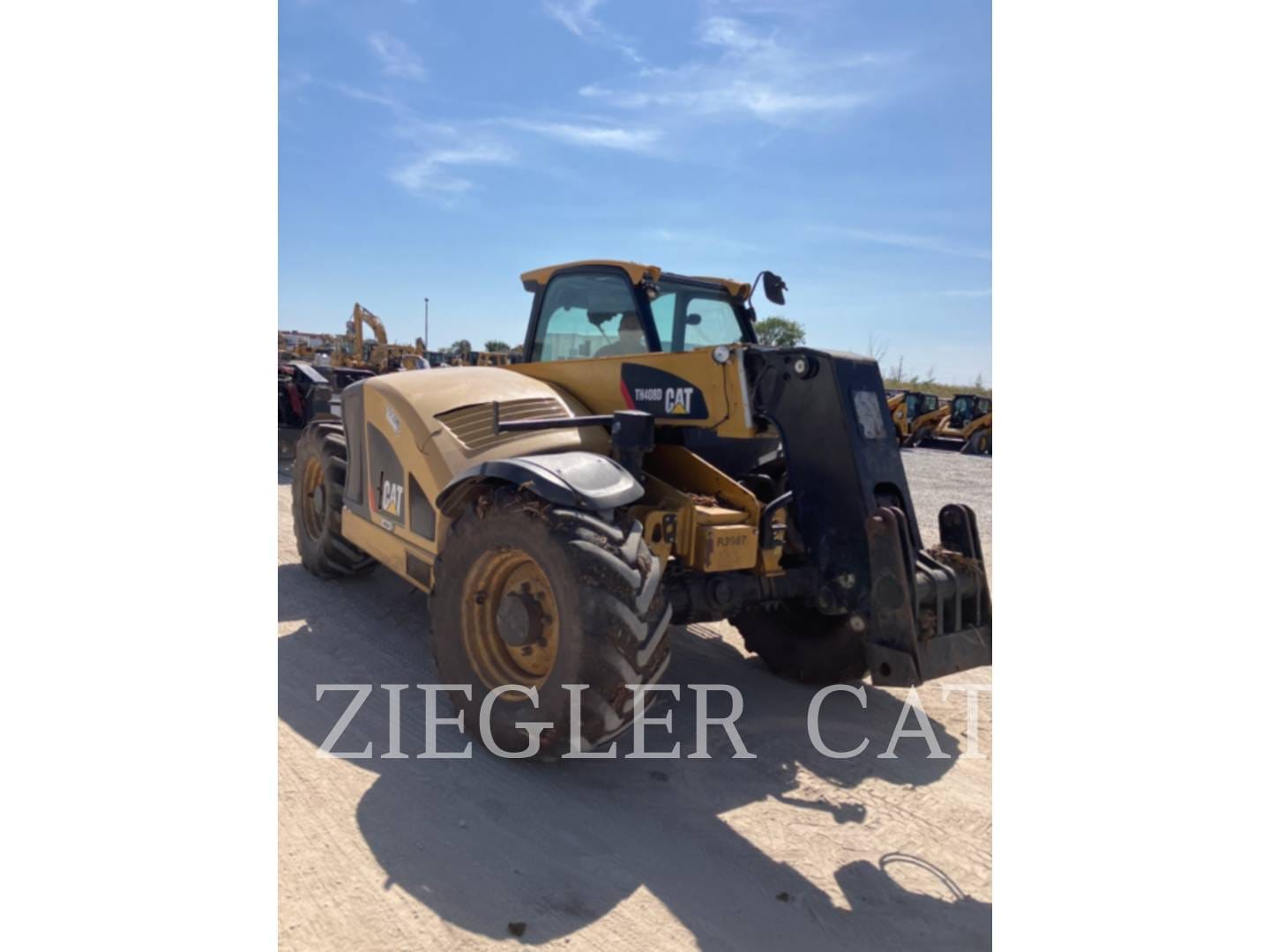 2019 Caterpillar TH408D Equipment Image0