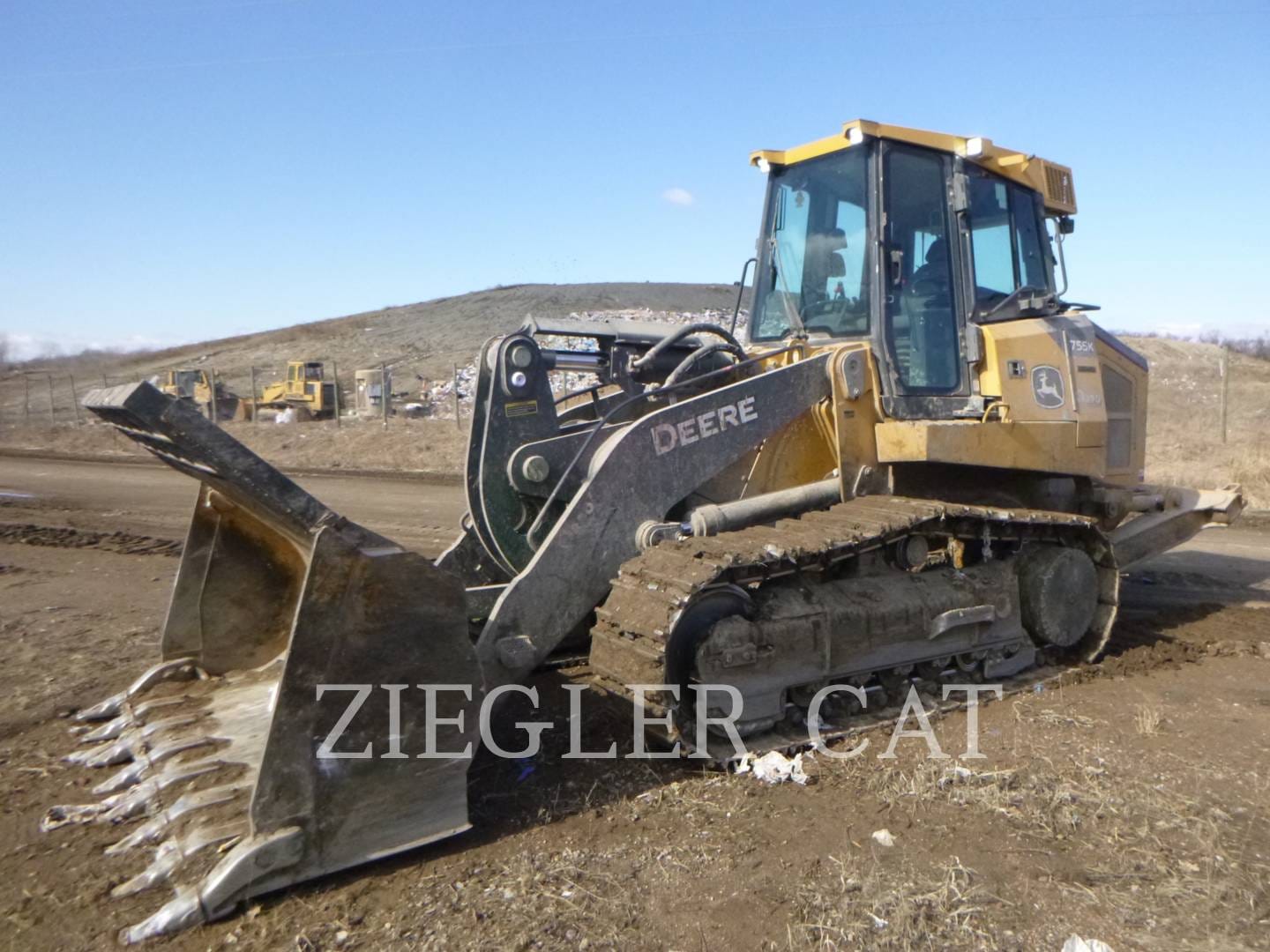 2019 John Deere 755K Equipment Image0