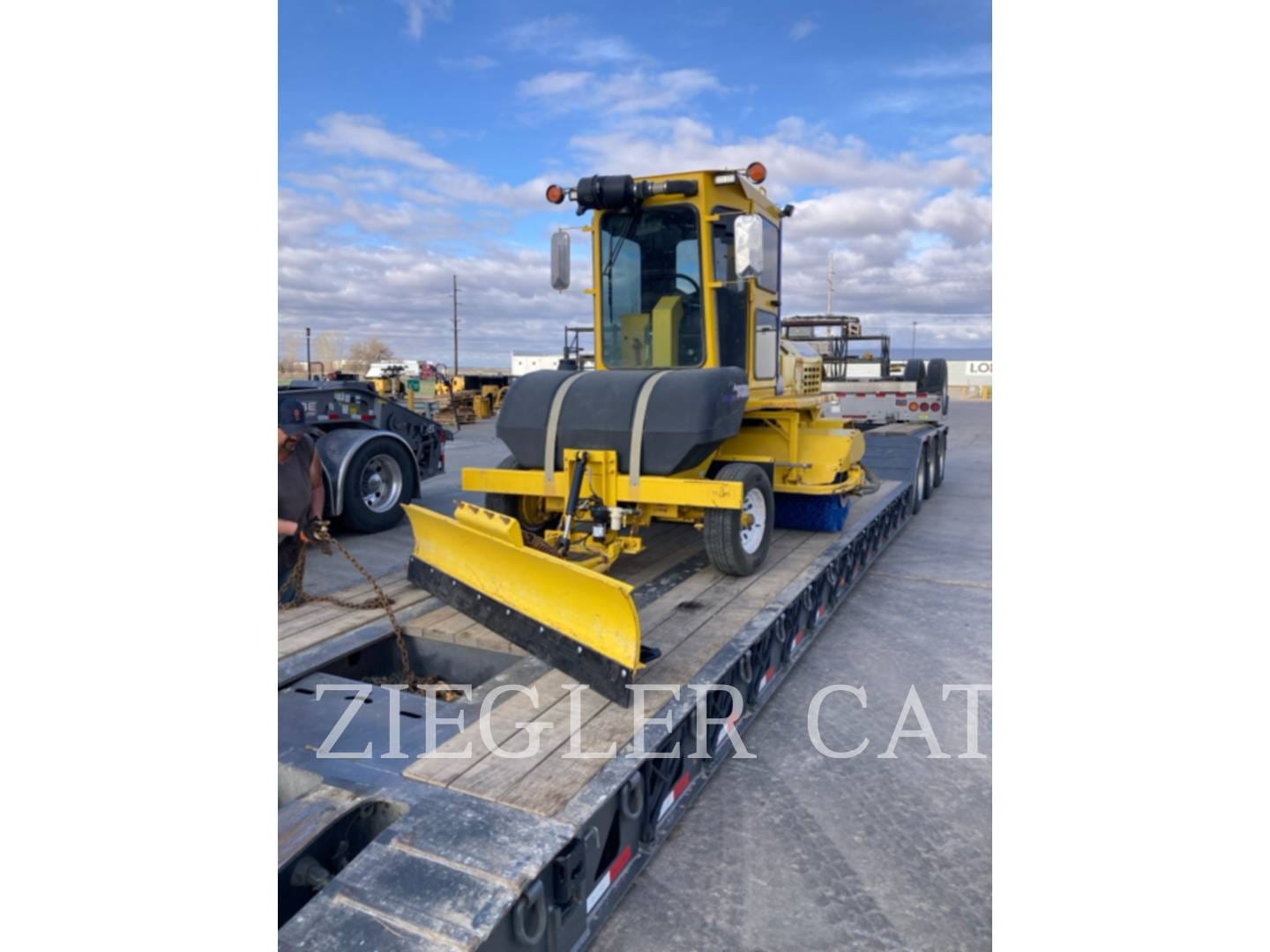 2019 Superior Broom DT74C Equipment Image0