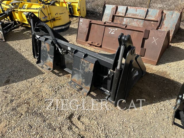 Image of Titan Attachments 4-in-1 Combo Bucket equipment image 3