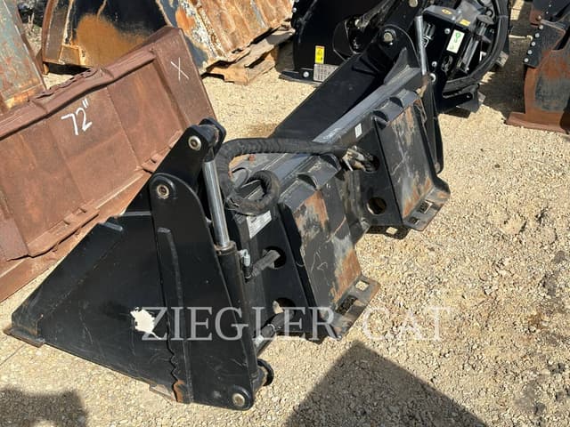 Image of Titan Attachments 4-in-1 Combo Bucket equipment image 2