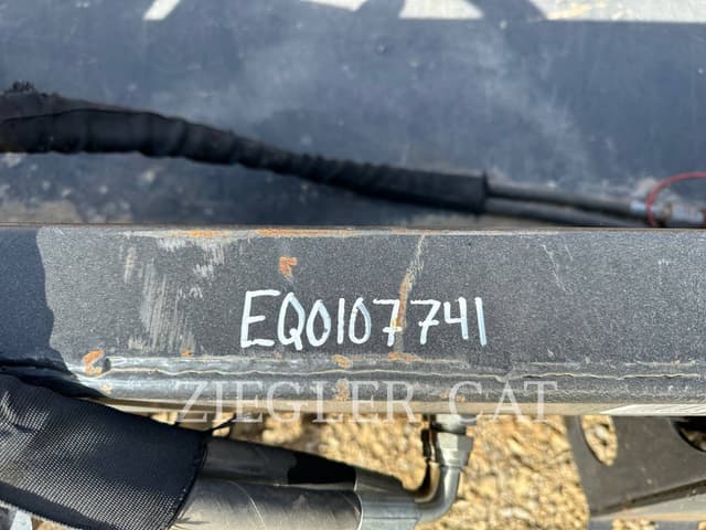 Image of Titan Attachments 4-in-1 Combo Bucket equipment image 4