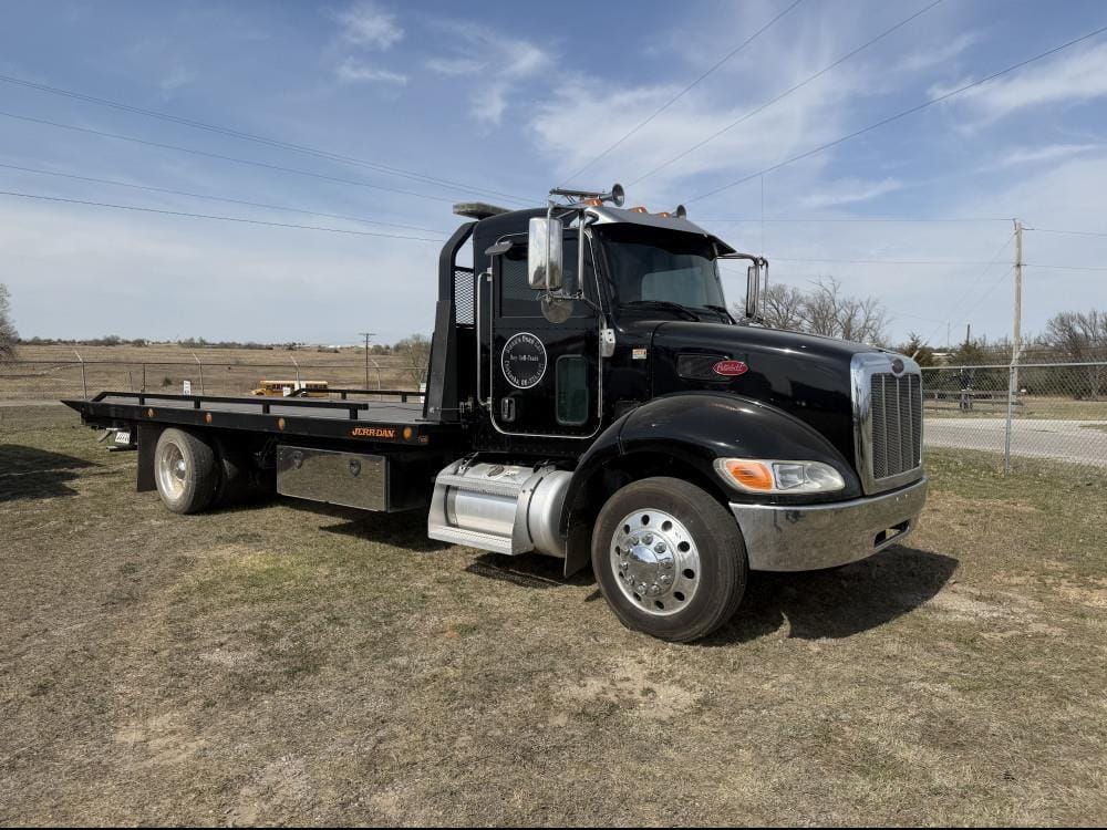 2019 Peterbilt 337 Equipment Image0
