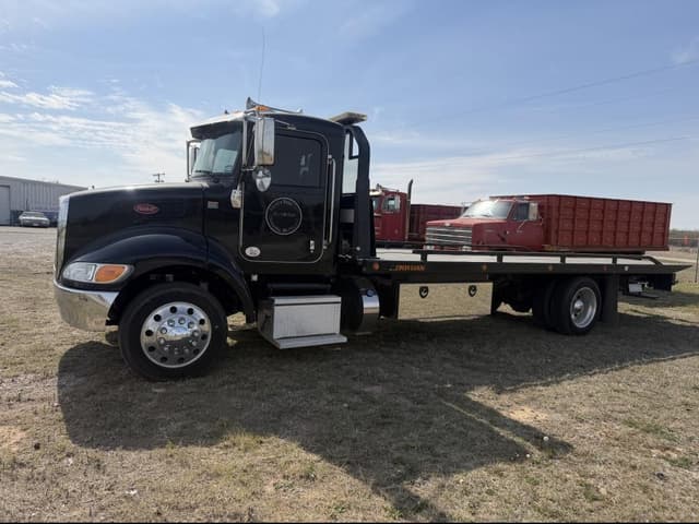 Image of Peterbilt 337 equipment image 1