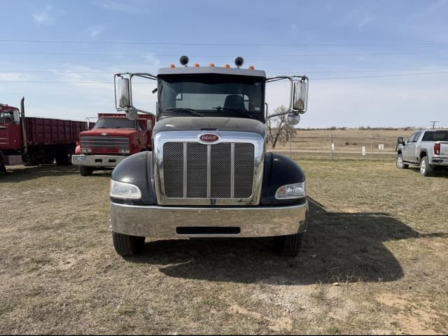 Image of Peterbilt 337 equipment image 2