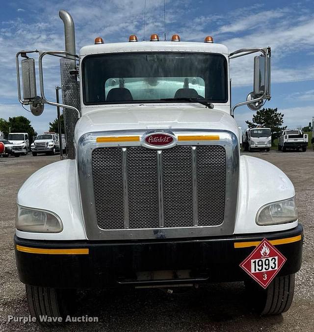 Image of Peterbilt 337 equipment image 1
