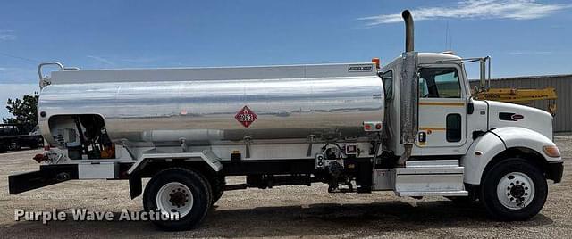 Image of Peterbilt 337 equipment image 3