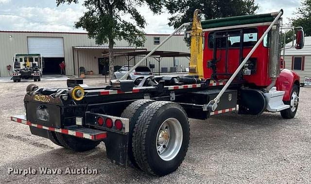 Image of Peterbilt 337 equipment image 4