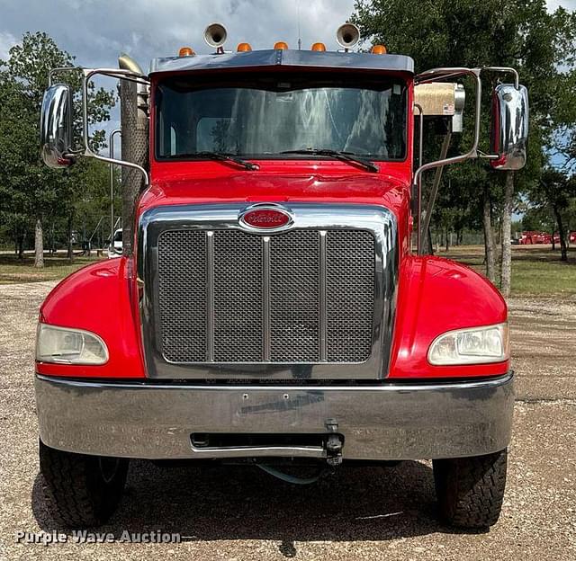 Image of Peterbilt 337 equipment image 1