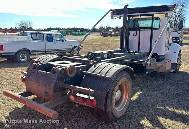 Image of Peterbilt 337 equipment image 4