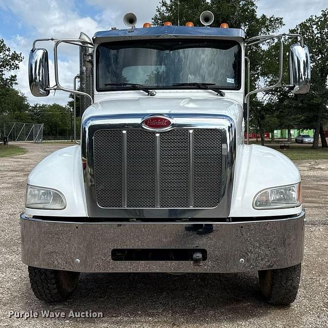 Image of Peterbilt 337 equipment image 1