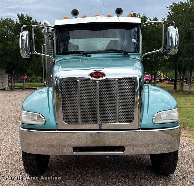 Image of Peterbilt 337 equipment image 1
