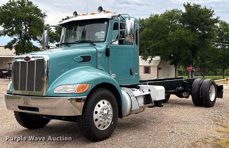 Image of Peterbilt 337 Primary image