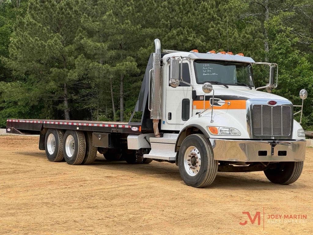 Image of Peterbilt 348 Primary image