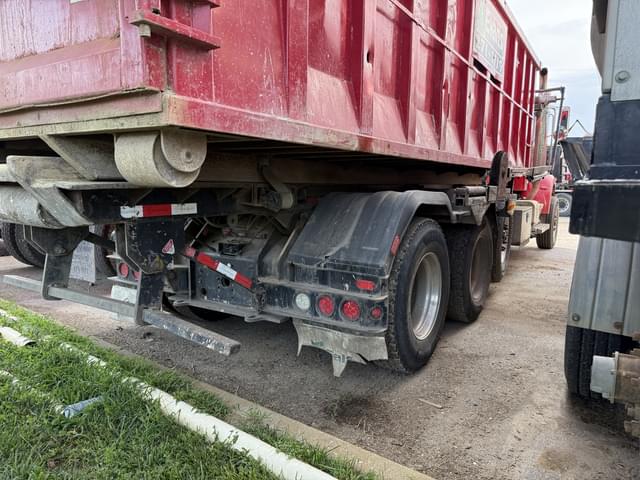 Image of Peterbilt 348 equipment image 4