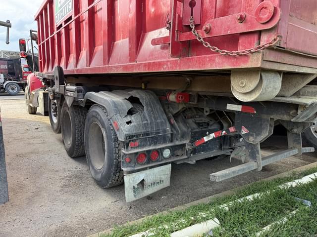 Image of Peterbilt 348 equipment image 3