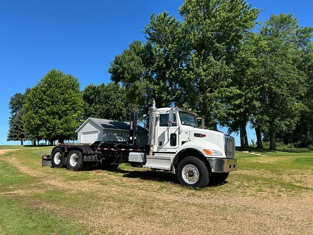 Image of Peterbilt 348 equipment image 1