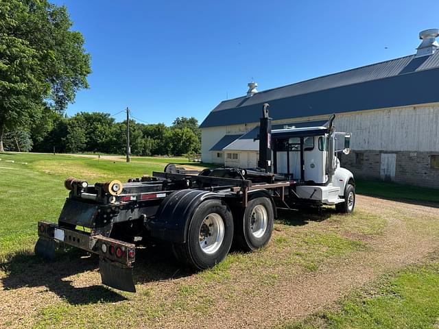 Image of Peterbilt 348 equipment image 3