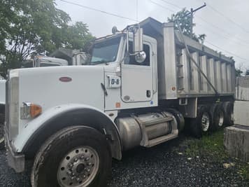 Main image Peterbilt 365