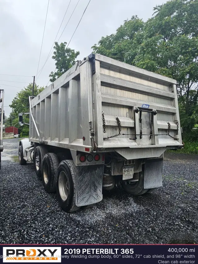 Image of Peterbilt 365 equipment image 2