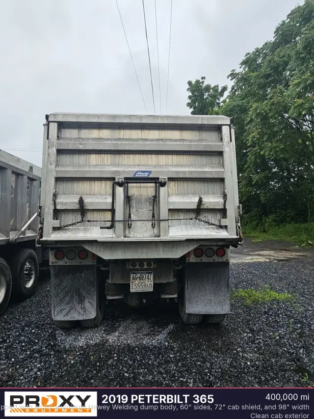 Image of Peterbilt 365 equipment image 3