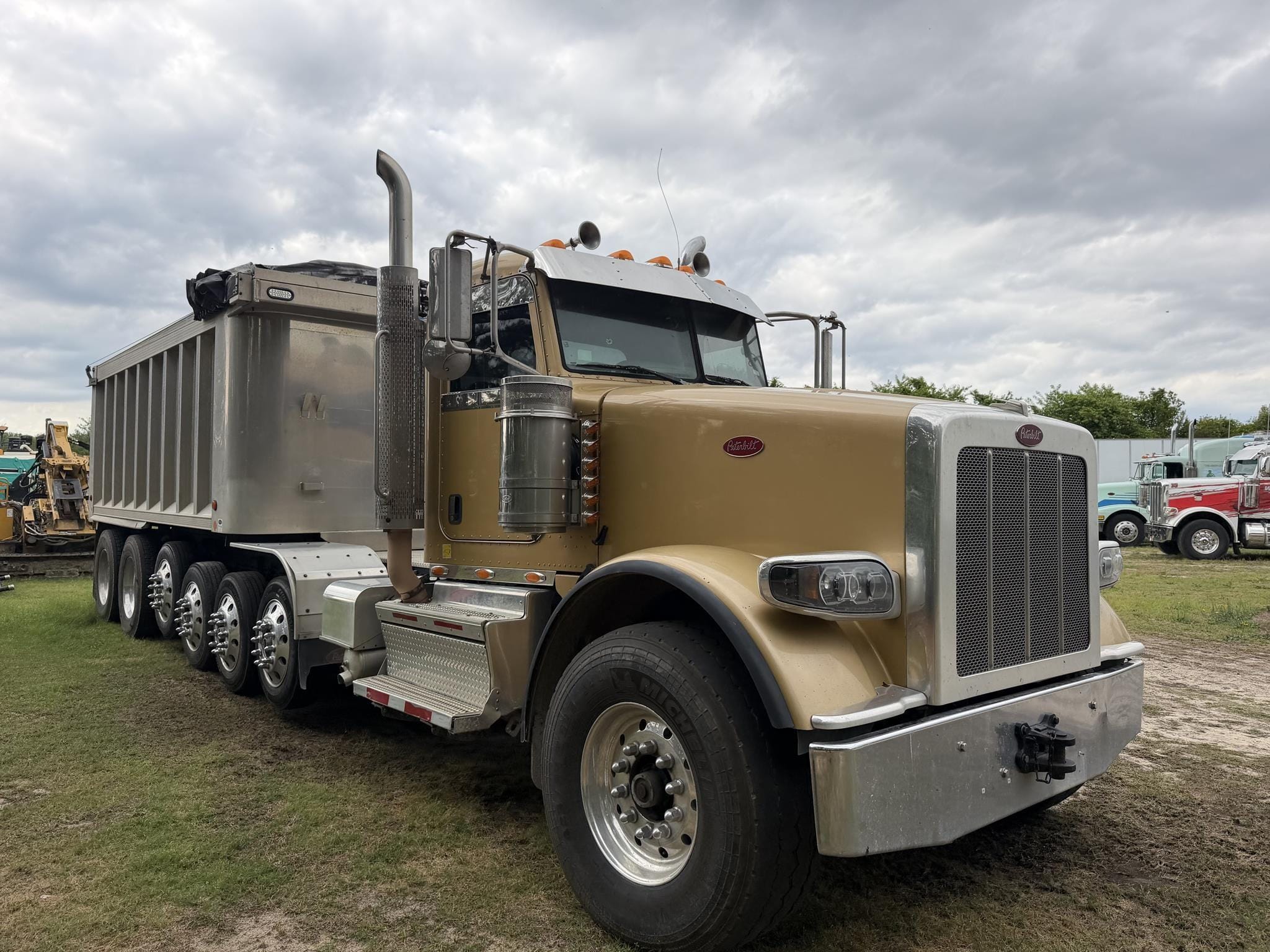 2019 Peterbilt 367 Equipment Image0