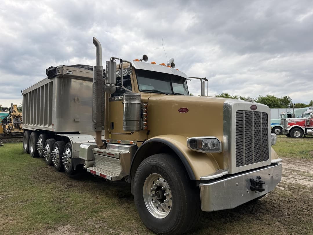 Image of Peterbilt 367 Primary image