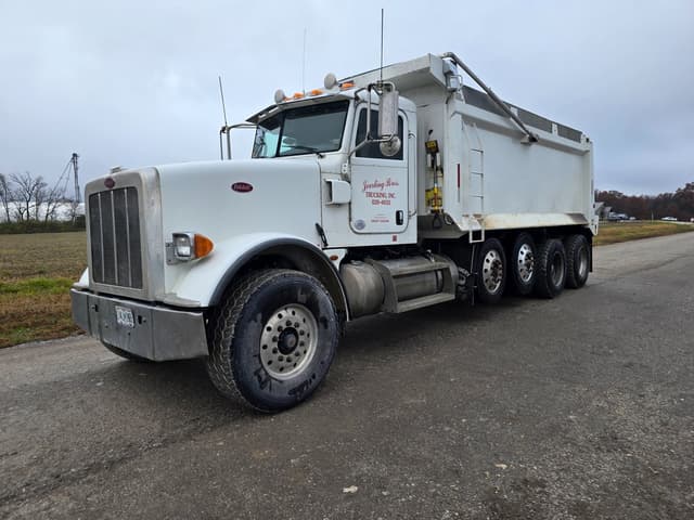 Image of Peterbilt 367 equipment image 3