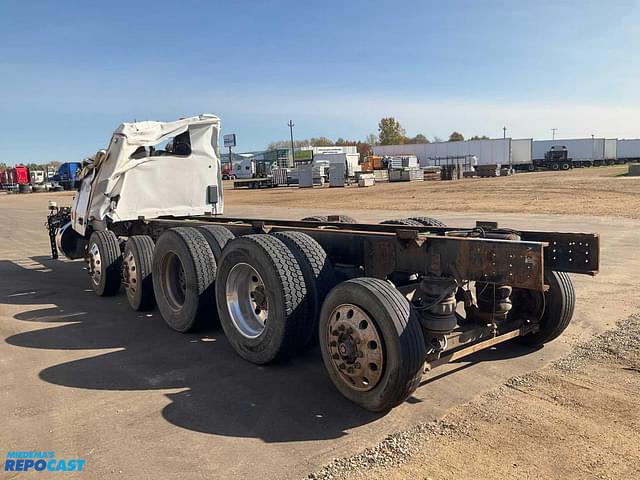 Image of Peterbilt 377 equipment image 3