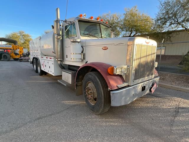 Image of Peterbilt 379 equipment image 2