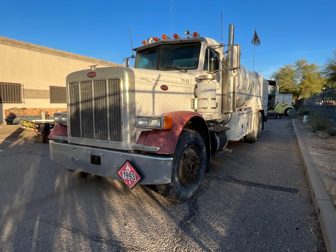 Image of Peterbilt 379 Primary image