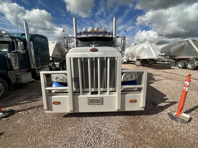 Image of Peterbilt 389 equipment image 2