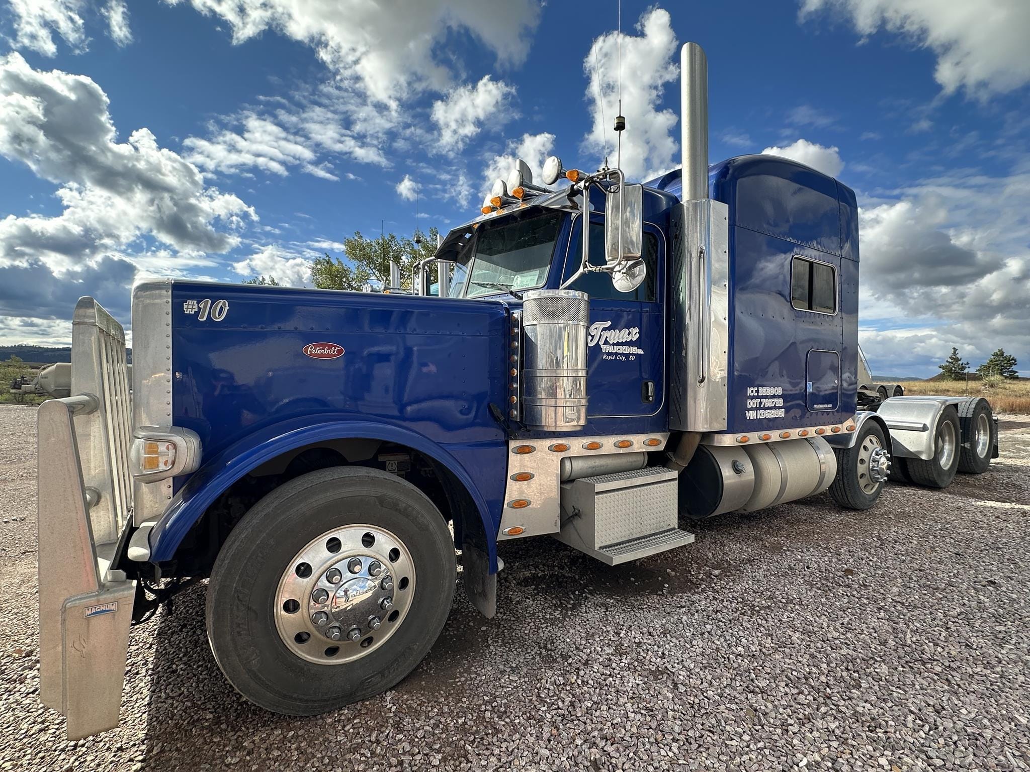 2019 Peterbilt 389 Equipment Image0