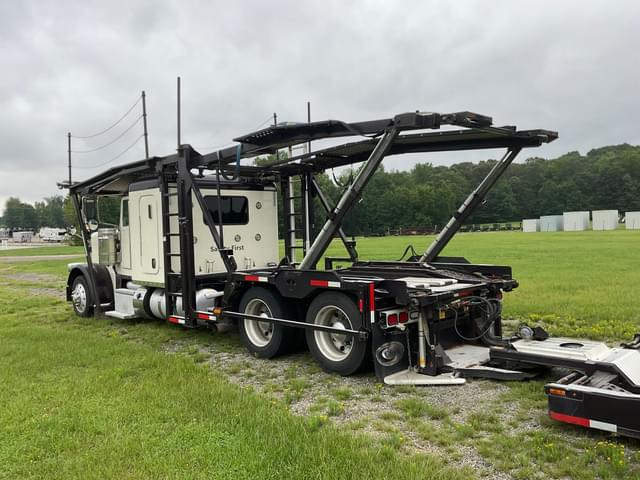 Image of Peterbilt 389 equipment image 4
