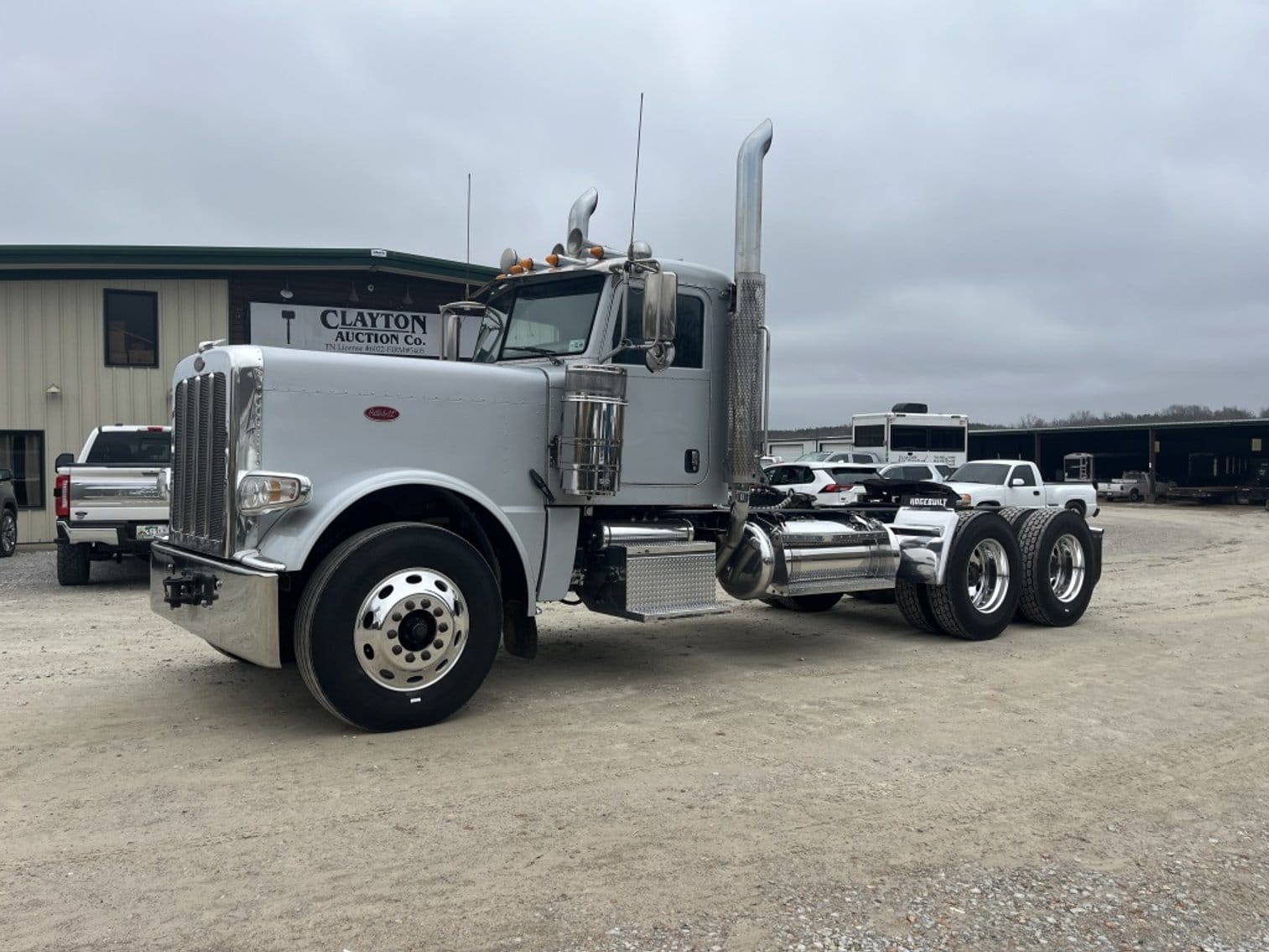 2019 Peterbilt 389 Equipment Image0