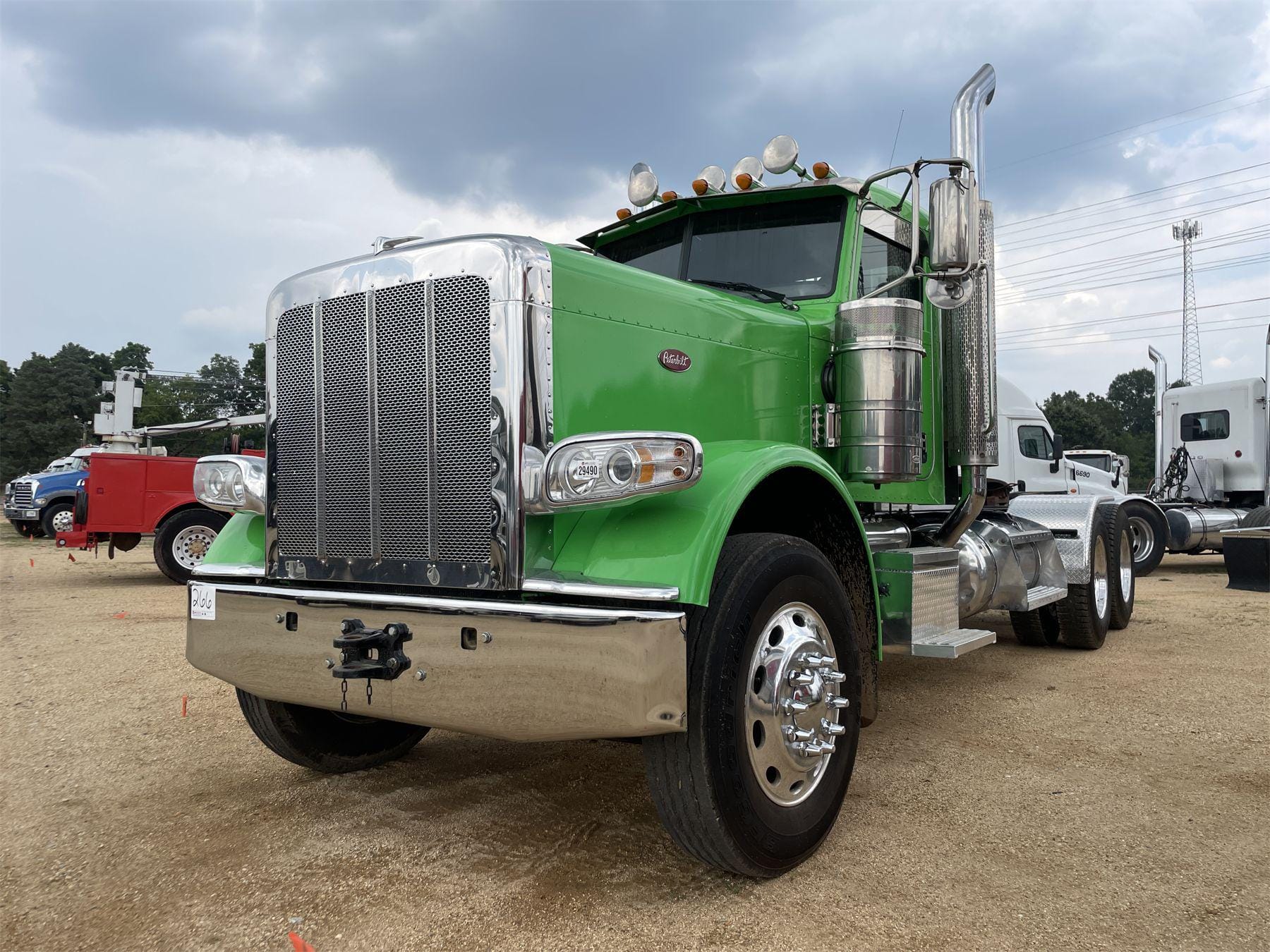 Main image Peterbilt 389