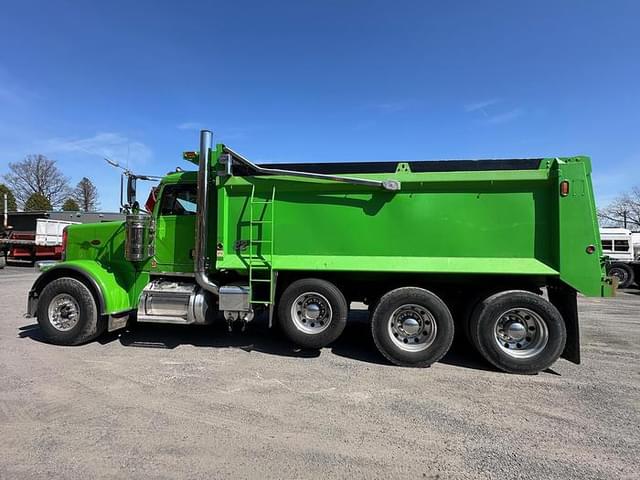 Image of Peterbilt 389 equipment image 2